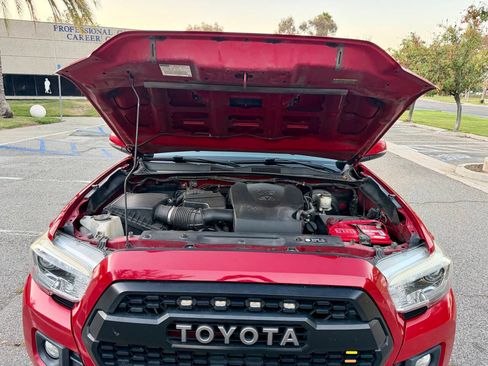 Used 2017 Toyota Tacoma TRD Sport Pickup 4D 6 ft RWD image 17