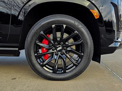 Used 2022 Cadillac Escalade ESV 4WD Sport Platinum image 40