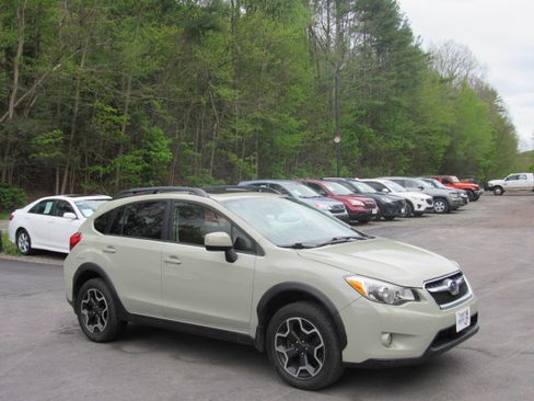 Used 2013 Subaru XV Crosstrek 2.0i Premium AWD/4WD image 9
