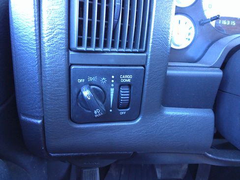 Used 2005 Dodge Ram 1500 Truck SLT image 19