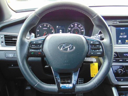 Used 2017 Hyundai Sonata Sport image 14