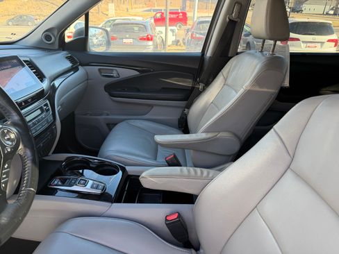 Used 2017 Honda Pilot Touring image 17