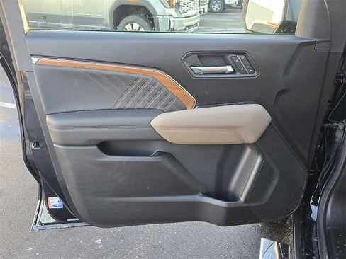 New 2026 GMC Canyon Denali image 11