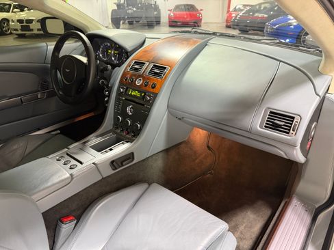 Used 2005 Aston Martin DB9 RWD image 24