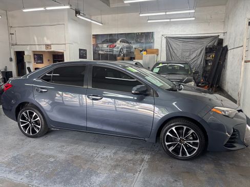 Used 2018 Toyota Corolla SE image 11