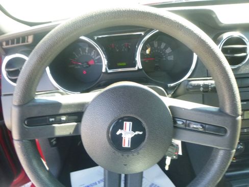 Used 2005 Ford Mustang Coupe RWD image 14