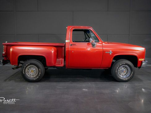 Used 1986 Chevrolet C/K Truck 1500 image 10