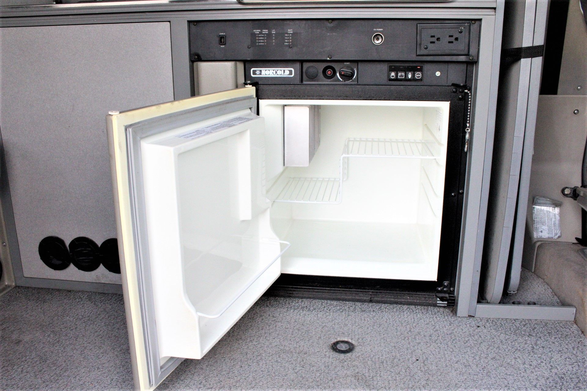 Used 1997 Volkswagen Eurovan Camper FWD image 16
