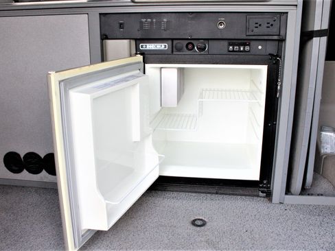 Used 1997 Volkswagen Eurovan Camper FWD image 16