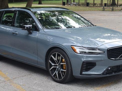 Used 2023 Volvo V60 T8 Polestar AWD image 3