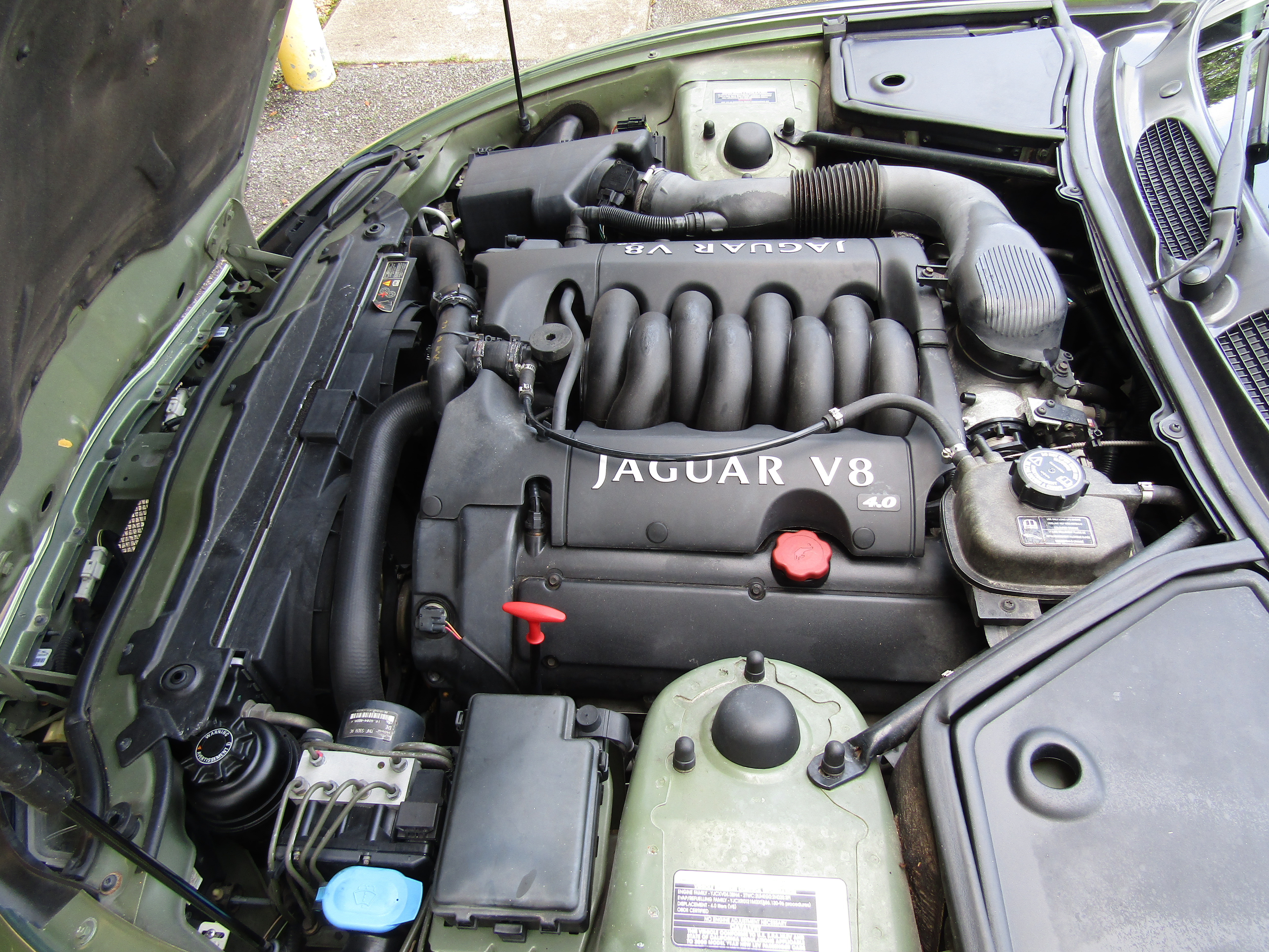 Used 2000 Jaguar XK8 Convertible RWD image 19