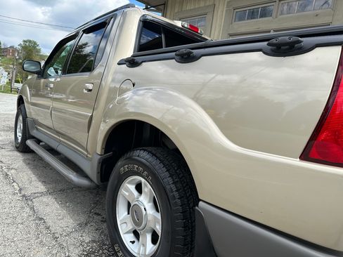 Used 2002 Ford Explorer Sport Trac image 7