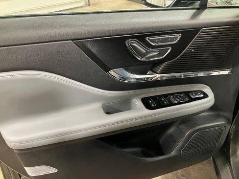 Used 2020 Lincoln Corsair image 8