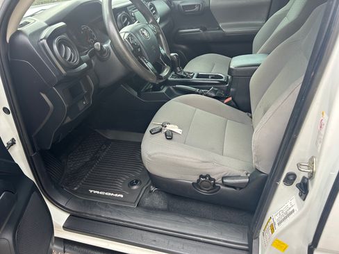 Used 2019 Toyota Tacoma 2WD Access Cab image 9