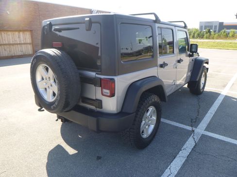 Used 2015 Jeep Wrangler 4WD Unlimited Sport image 6