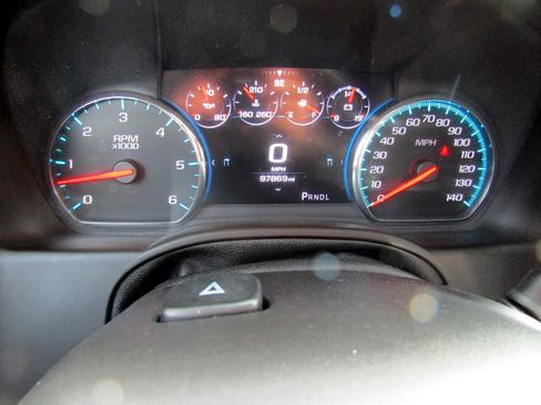 Used 2017 GMC Yukon SLT image 18