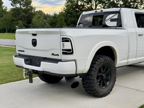 Used 2022 RAM 2500 4x4 Mega Cab Laramie image 9