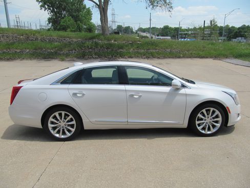 Used 2017 Cadillac XTS Luxury AWD image 8