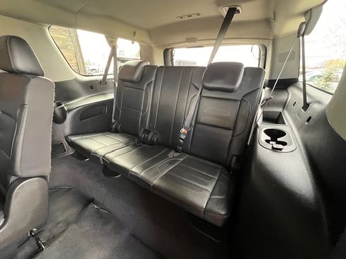 Used 2020 Chevrolet Suburban LT image 18