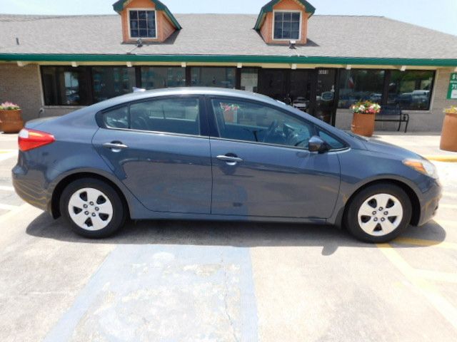 Used 2016 Kia Forte LX Sedan FWD image 10