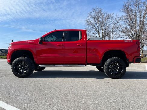 Used 2021 Chevrolet Silverado 1500 RST image 2