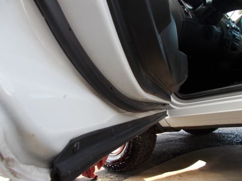Used 2015 RAM 1500 4x4 Regular Cab ST image 14