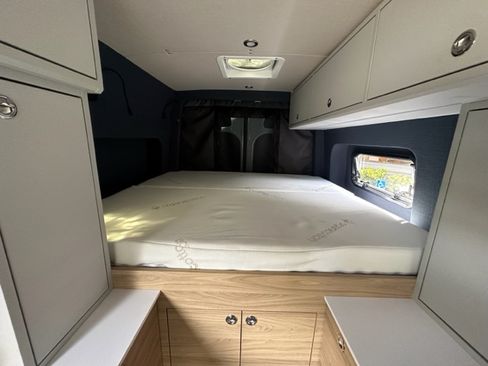 Used 2021 Mercedes-Benz Sprinter 2500 image 21