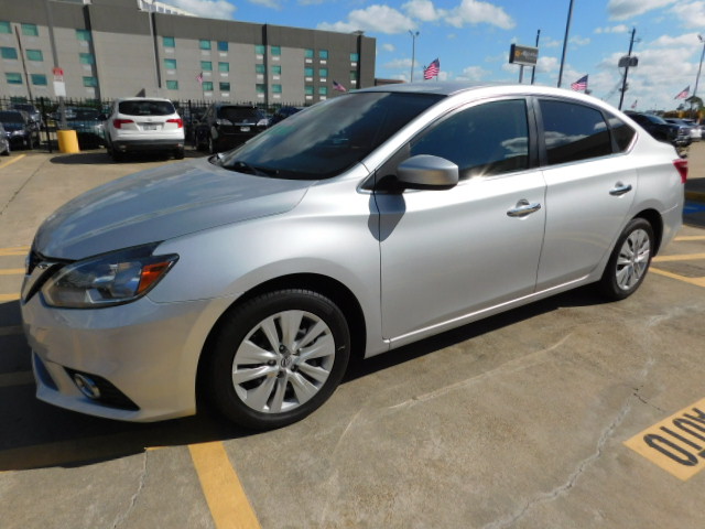 Used 2018 Nissan Sentra S FWD image 4