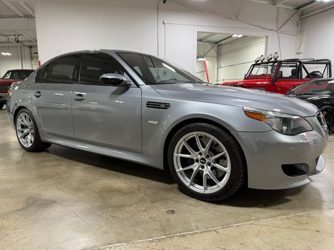 Used 2007 BMW M5 RWD image 2