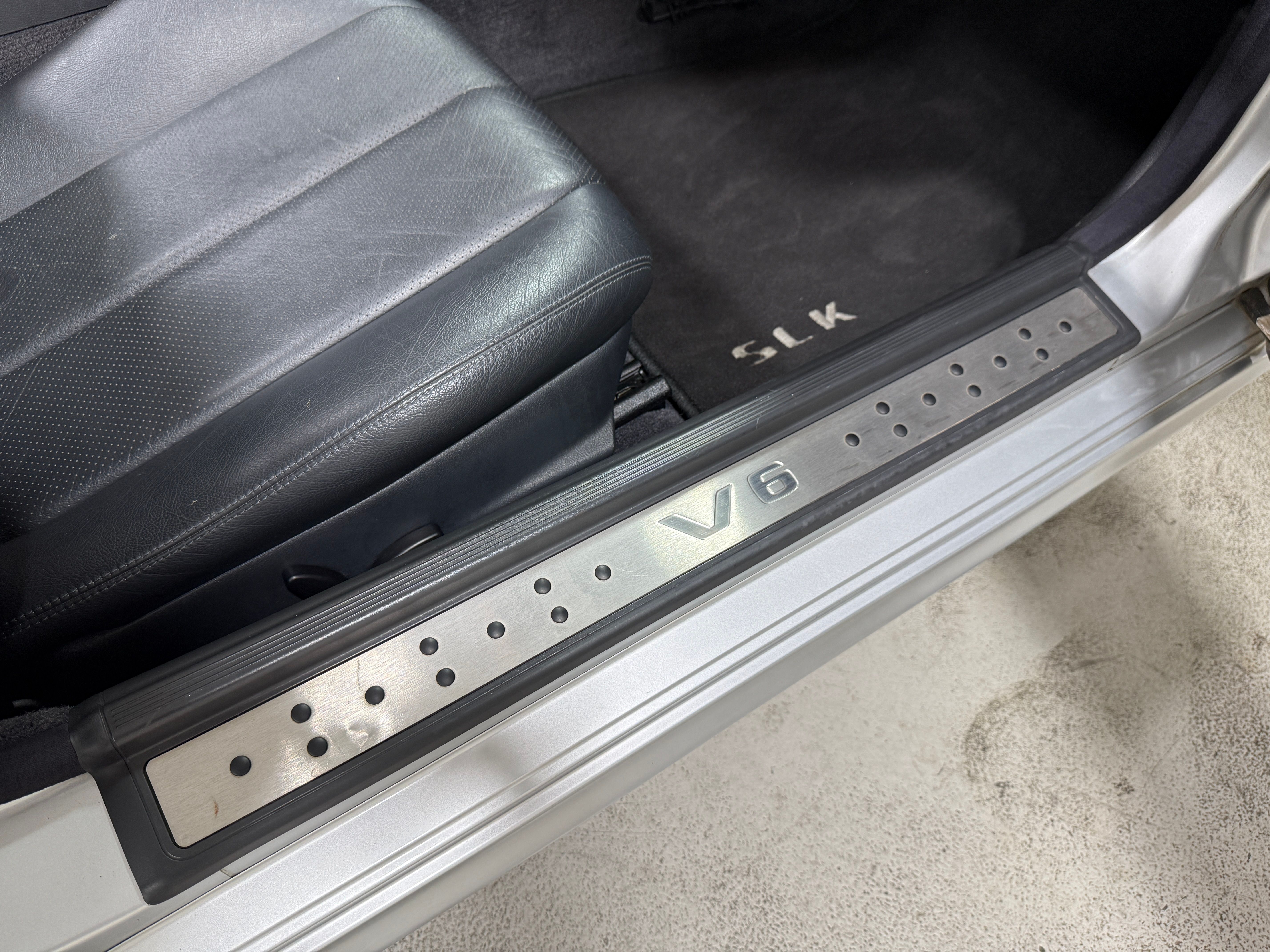 Used 2001 Mercedes-Benz SLK 320 image 24