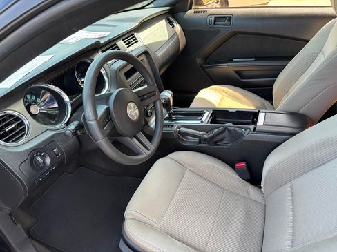 Used 2012 Ford Mustang Coupe RWD image 8