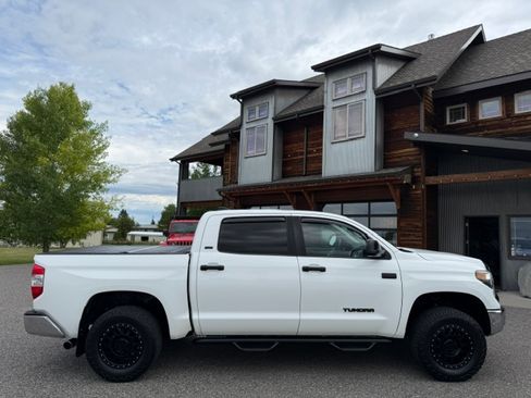 Used 2020 Toyota Tundra 4x4 CrewMax image 7
