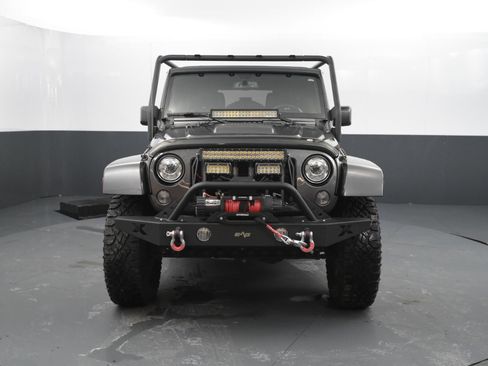 Used 2018 Jeep Wrangler Unlimited Sahara image 8