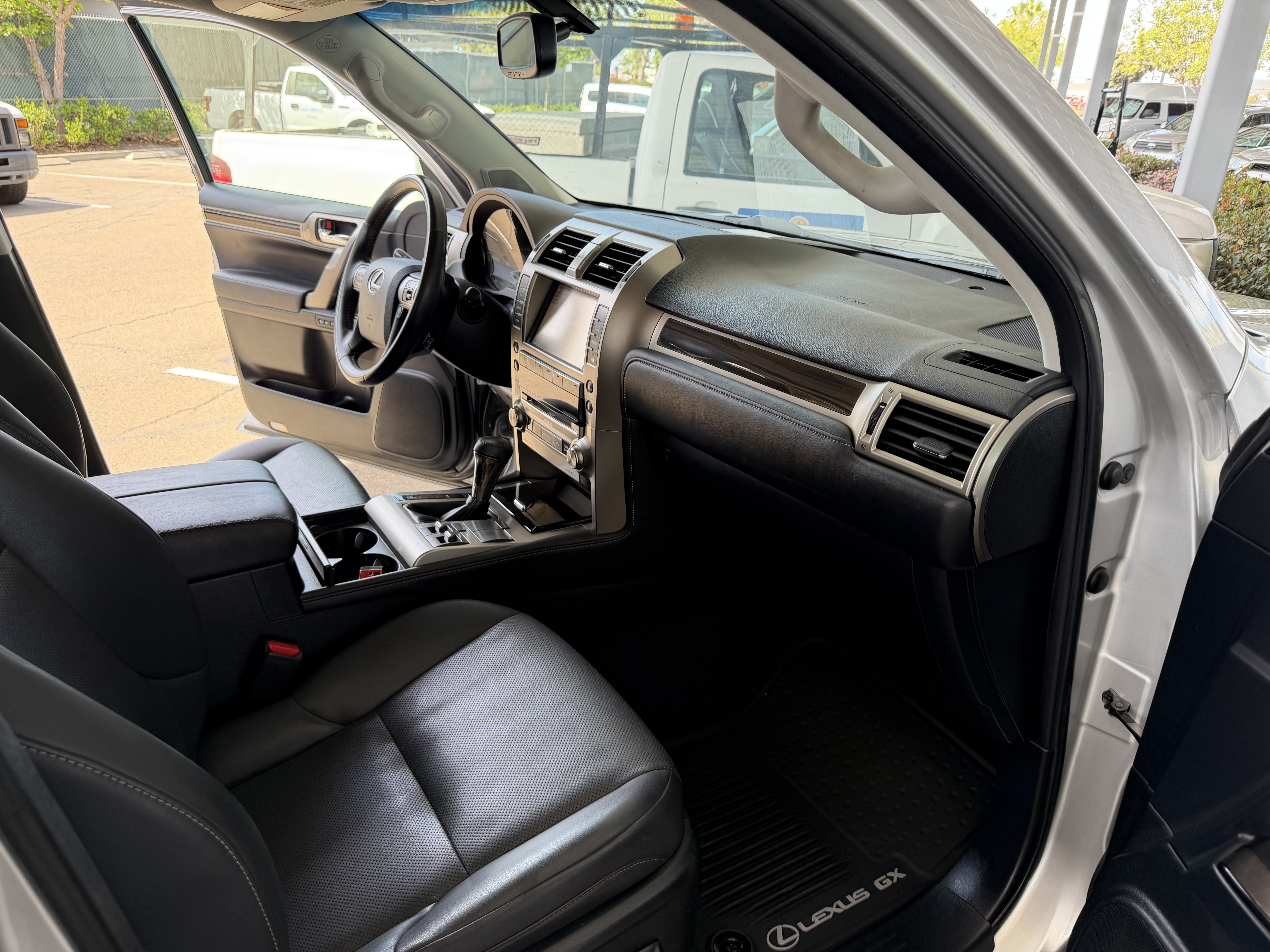 Used 2014 Lexus GX 460 AWD/4WD image 38