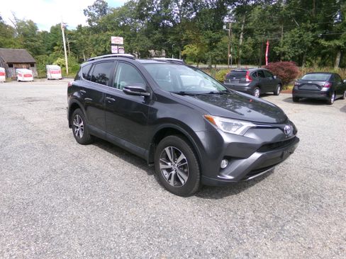 Used 2016 Toyota RAV4 XLE image 3