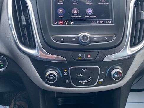 Used 2024 Chevrolet Equinox LS image 9