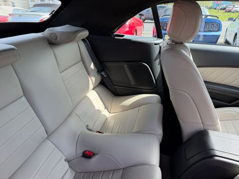 Used 2014 Ford Mustang RWD image 17