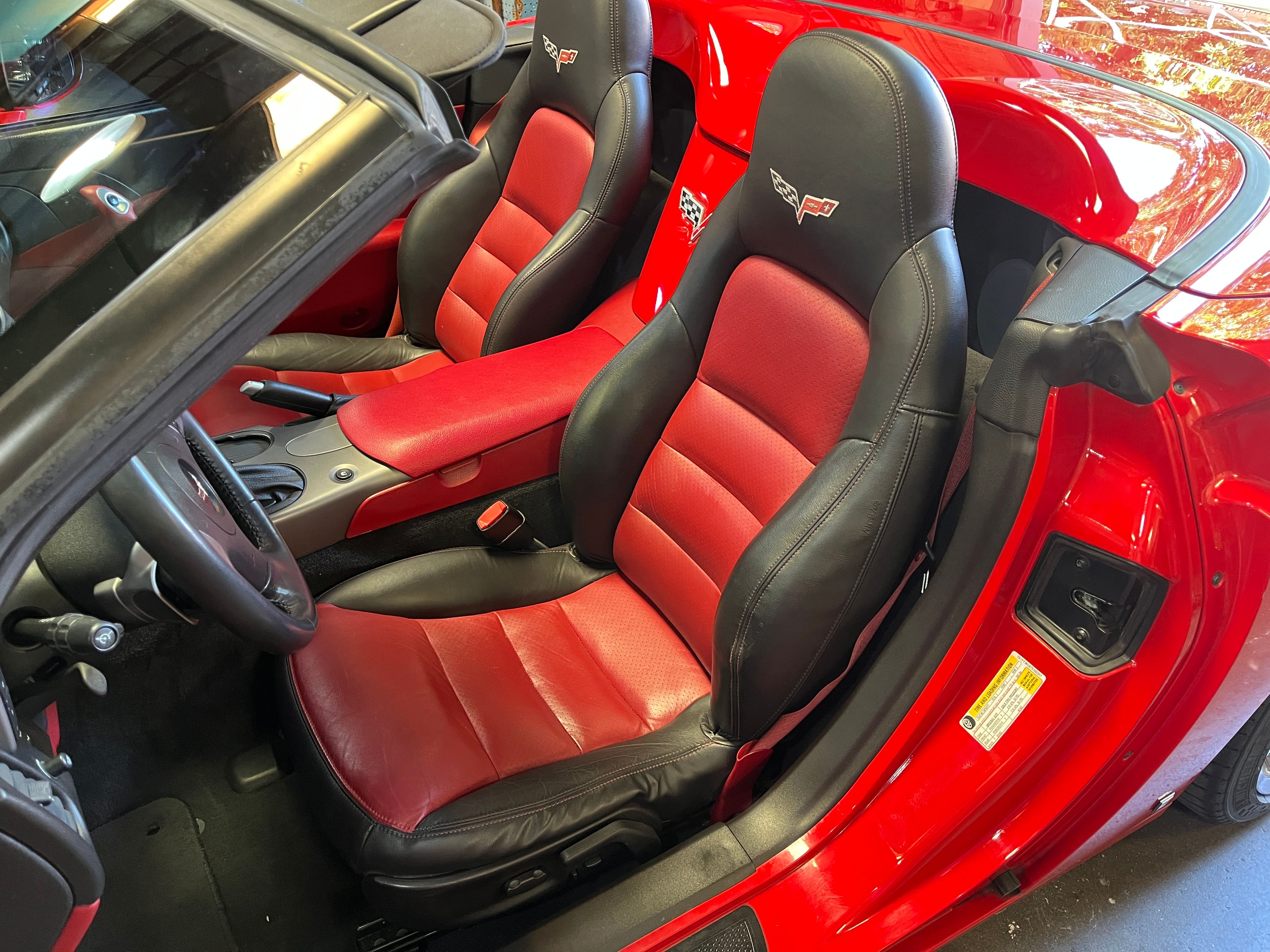 Used 2007 Chevrolet Corvette Convertible RWD image 18