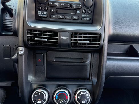 Used 2005 Honda CR-V LX image 40
