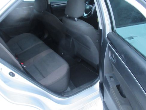 Used 2019 Toyota Corolla LE image 18