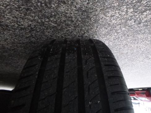 Used 2014 Chrysler 200 Limited image 10