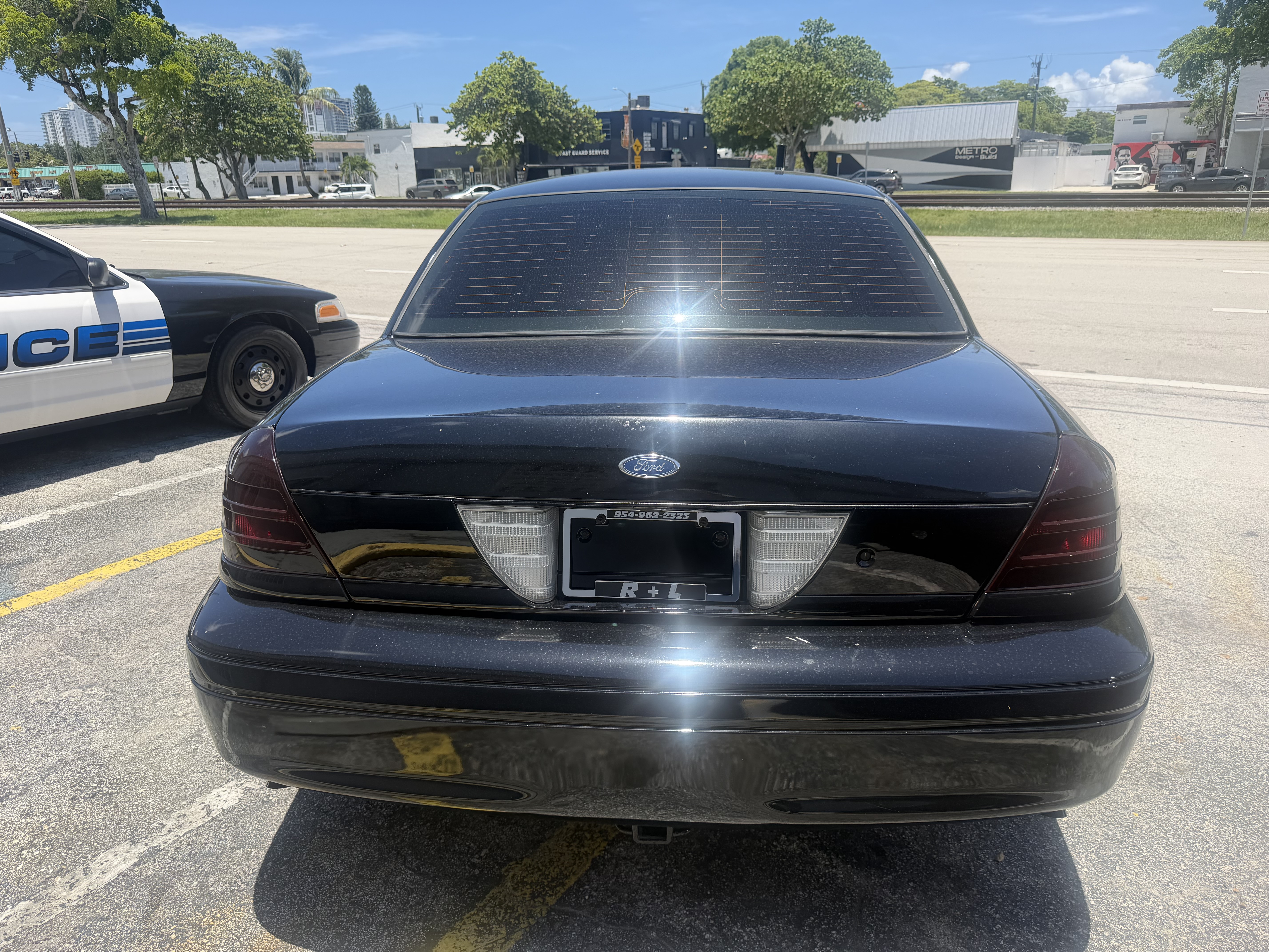 Used 2011 Ford Crown Victoria Police Interceptor RWD image 6