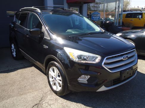 Used 2017 Ford Escape SE AWD/4WD image 3