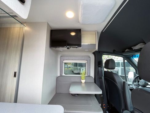 Used 2021 Mercedes-Benz Sprinter 4500 image 19