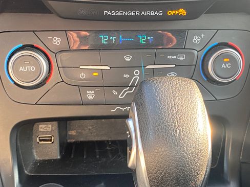 Used 2018 Ford Focus SE Sedan FWD image 22