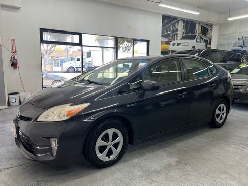 Used 2013 Toyota Prius Two image 2