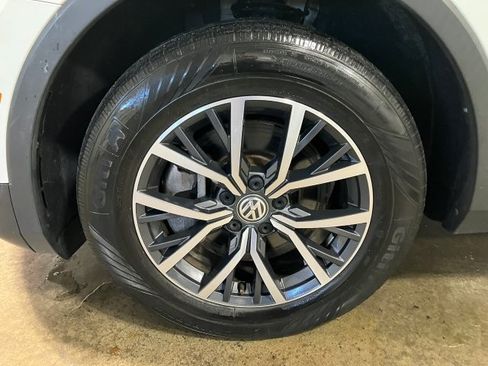 Used 2020 Volkswagen Tiguan SE image 6
