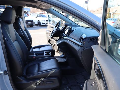 Used 2023 Honda Odyssey Touring image 16