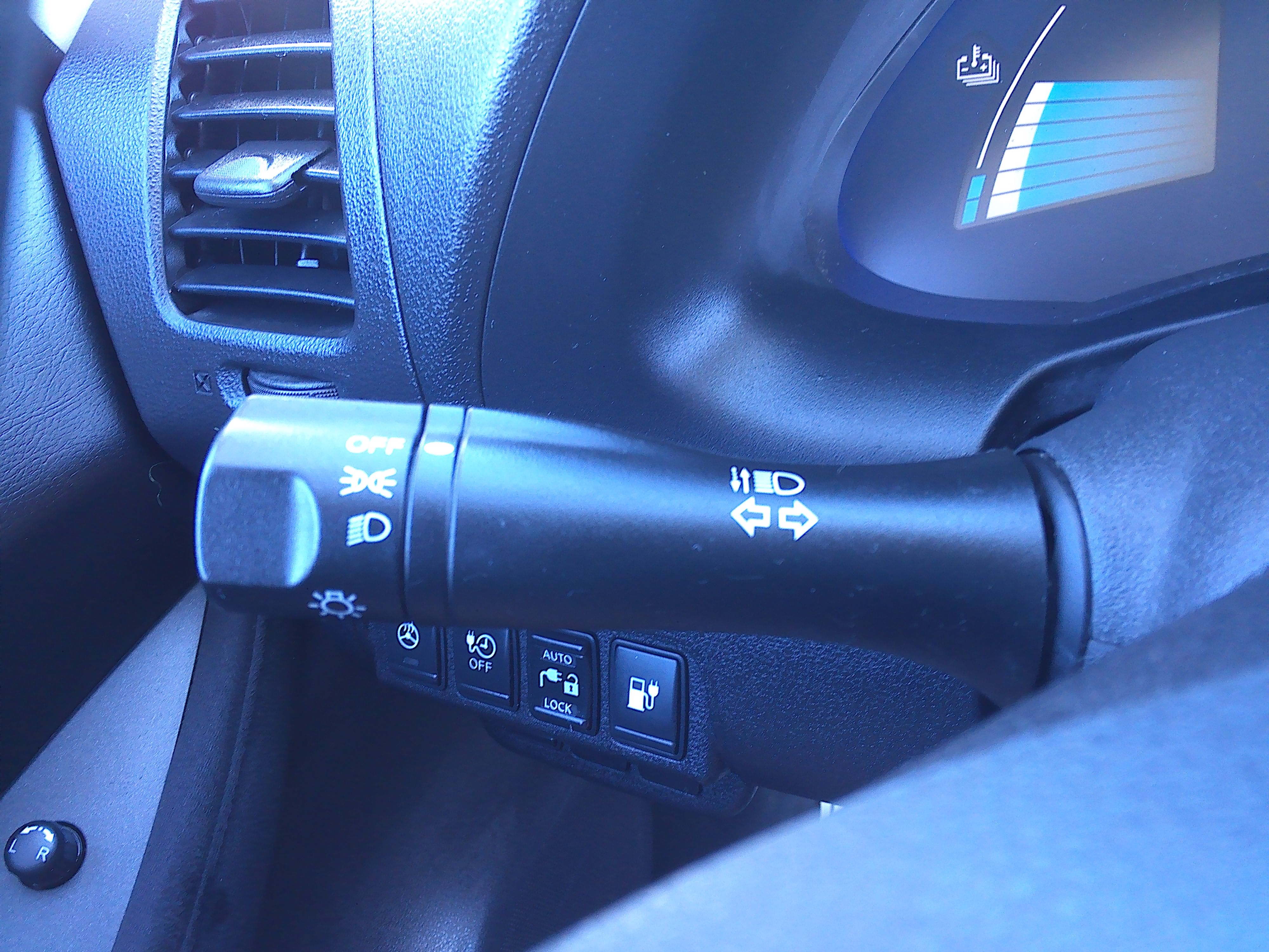 Used 2015 Nissan Leaf S FWD image 27