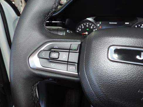 Used 2023 Jeep Compass 4WD Limited image 45